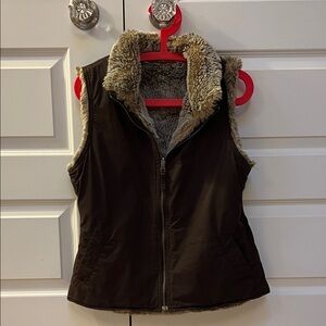 GAP Chocolate Brown Reversable Sherpa Vest size 6